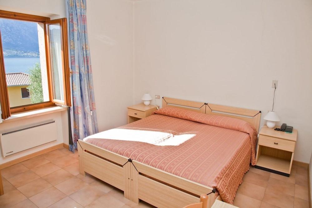 Hotel San Carlo Μαλτσεζίνε Εξωτερικό φωτογραφία