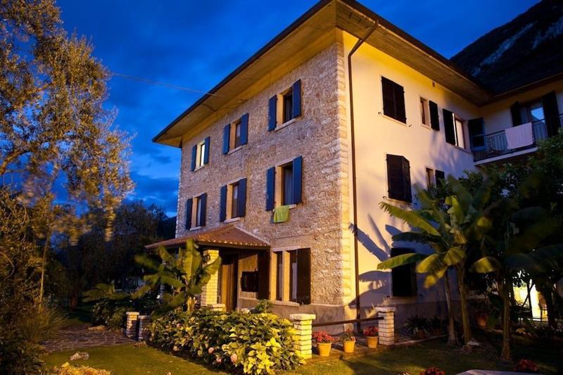 Hotel San Carlo Μαλτσεζίνε Εξωτερικό φωτογραφία